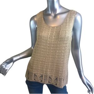 Women’s Medium Crochet Knit Sweater Tank Top Scoop Neck Elegant Feminine Blouse.